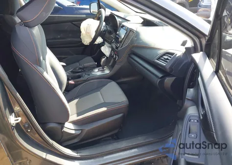 2021 Subaru Crosstrek Premium z USA, uszkodzony, nr VIN JF2GTAPC1M8260444